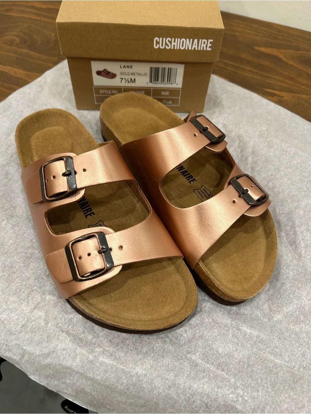 Cushionaire Lane Gold Metallic Women’s Size 7.5 Sandals. New
